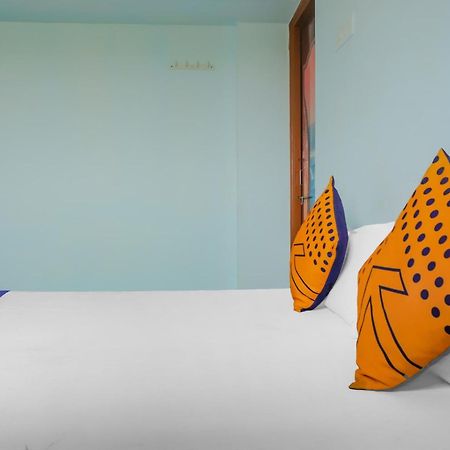 Spot On 79676 Hote Kinara Lodging And Restaurant Daund エクステリア 写真