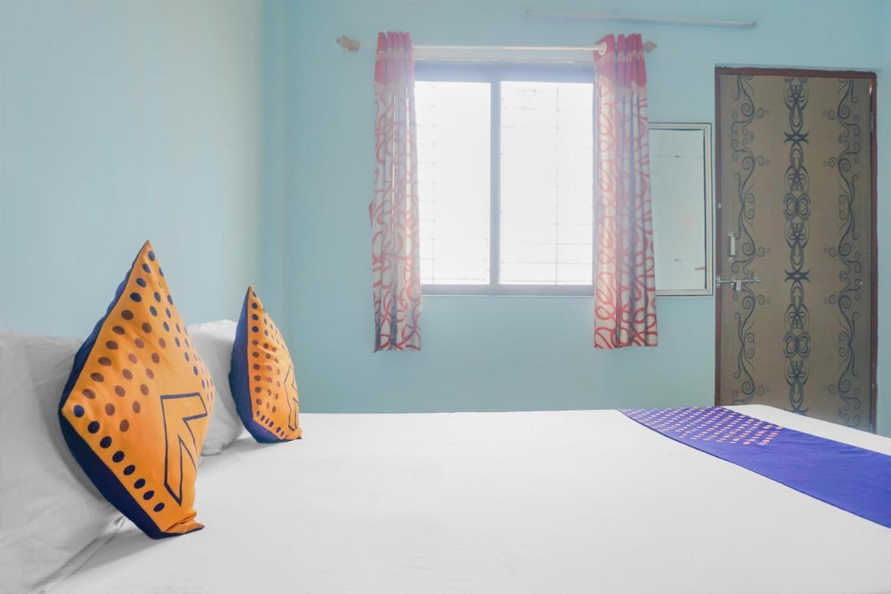 Spot On 79676 Hote Kinara Lodging And Restaurant Daund エクステリア 写真