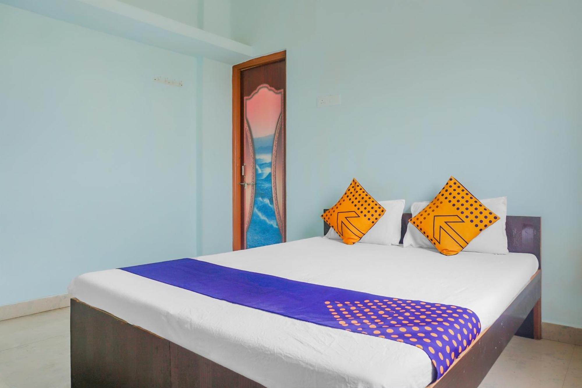Spot On 79676 Hote Kinara Lodging And Restaurant Daund エクステリア 写真