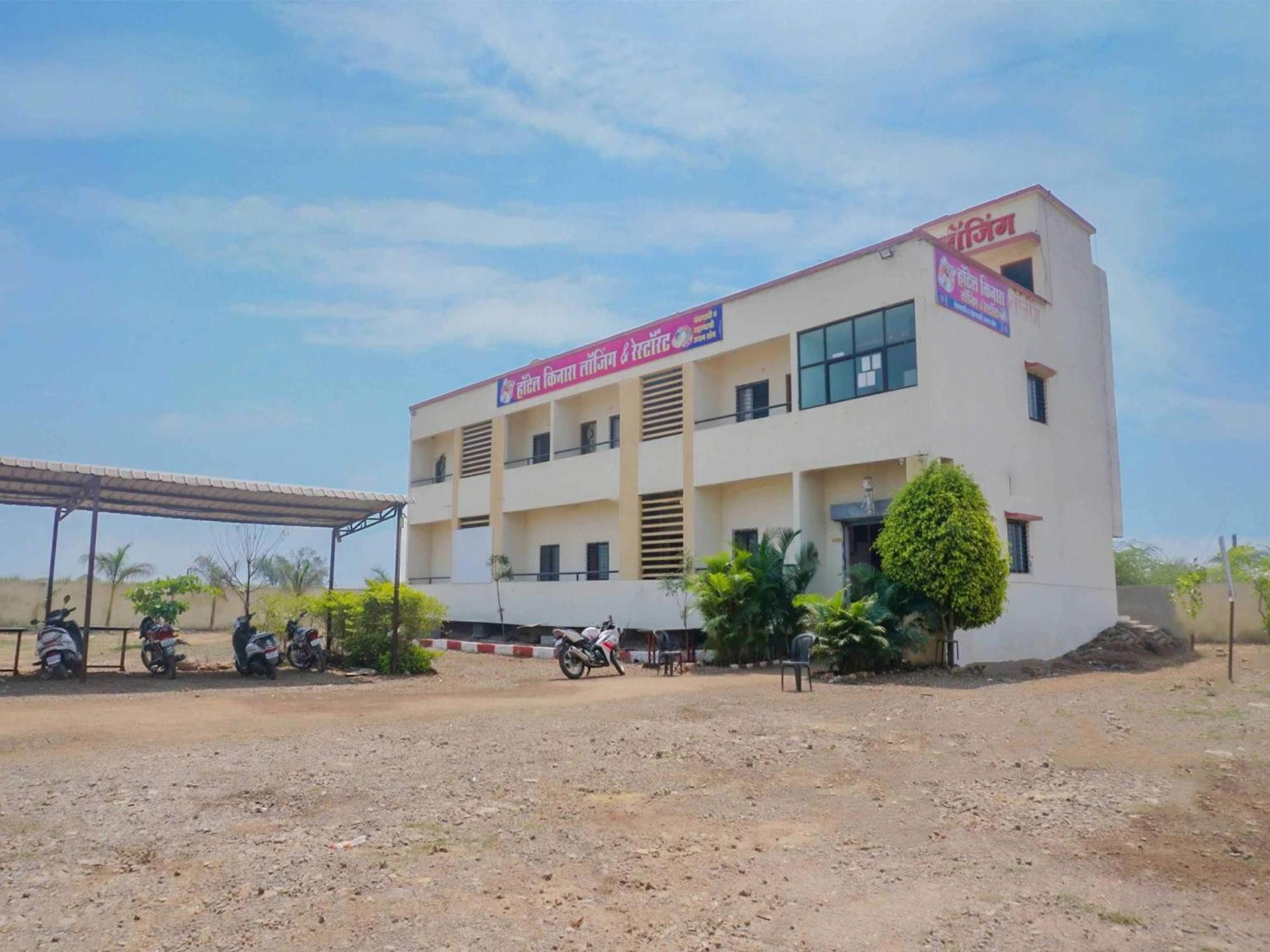Spot On 79676 Hote Kinara Lodging And Restaurant Daund エクステリア 写真