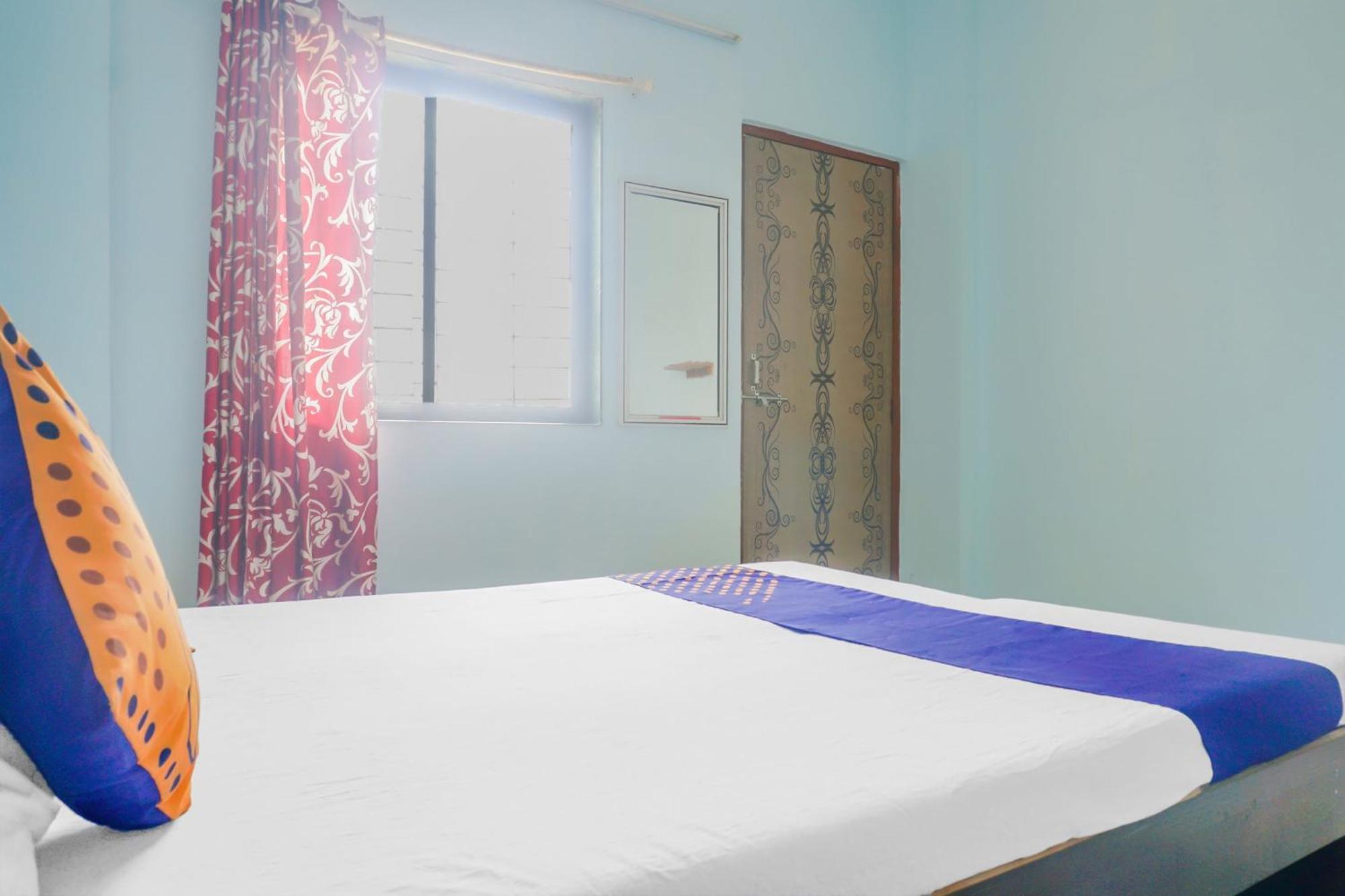 Spot On 79676 Hote Kinara Lodging And Restaurant Daund エクステリア 写真